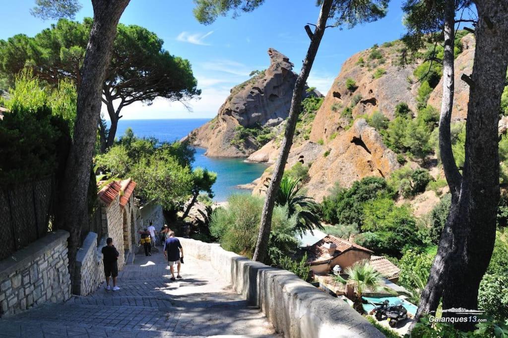 Ciotat Colada Beau Duplex Atypique A 50 M Du Port Classe 3 Etoiles La Ciotat Bagian luar foto