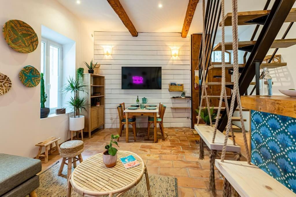Ciotat Colada Beau Duplex Atypique A 50 M Du Port Classe 3 Etoiles La Ciotat Bagian luar foto